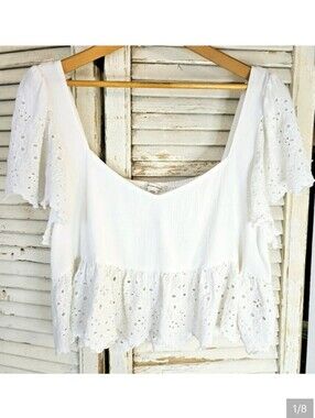 American Eagle Eyelet Trim Sweetheart Neck Crop Top Large